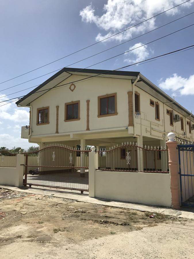 Studio 27 Inn Piarco Exterior photo